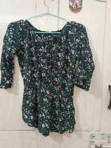 New Not UsedFloral  Top Donation