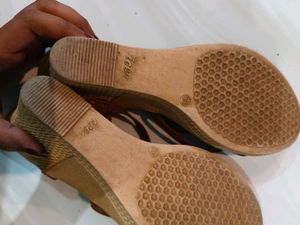 Comfortable Brown Flat Sandals