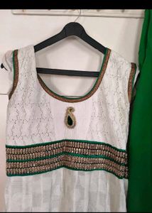 Elegant White Kurta Set with Green Dupatta