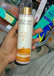 Nourish Mantra Vitamin C Face Wash