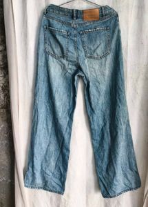 Distressed Wide Leg Jeans