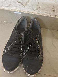 Black Fashion Sneakers