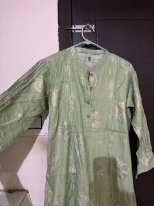 Elegant Green Kurta with Metallic Print