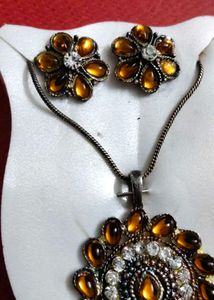Vintage Flower Jewelry Set