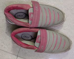 Women's Grey &amp; Pink Athletic Shoes