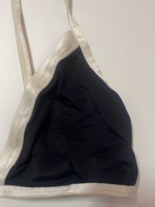 Stylish Black Sports Bra