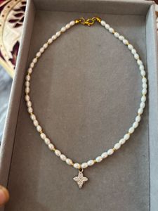 Elegant Pearl Necklace with Diamond Pendant