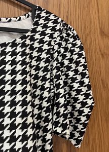 Houndstooth Puff Sleeve Top