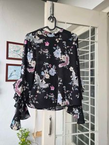 Floral Print Top with very beautiful sleeve