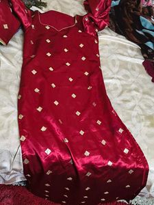 Elegant Red Kurta with Gold Embellishments