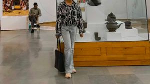 Black &amp; White Patterned Shirt