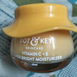 Dot & Key Super Bright Moisturizer