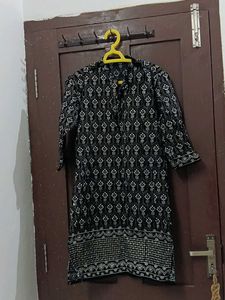 Stylish Black &amp; White Printed Kurta