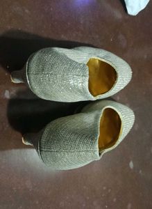 Sparkly Pointed Toe Flats
