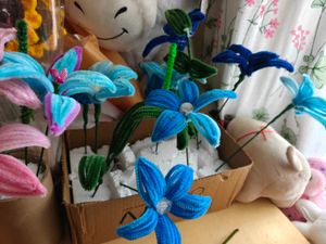 16  Pipe Cleaner Flower Bouquet &amp; 4 croche