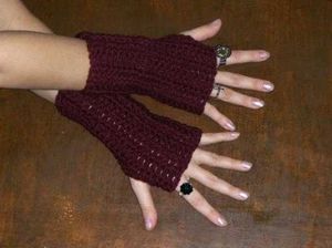 Crimson crochet gloves