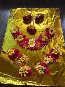Floral Jewellery Set for Haldi/Mehendi