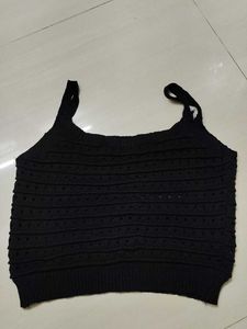 Chic Black Cropped Knit Top