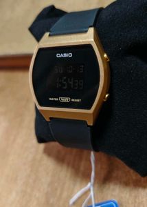Casio Original Digital Watch - Gold &amp; Black