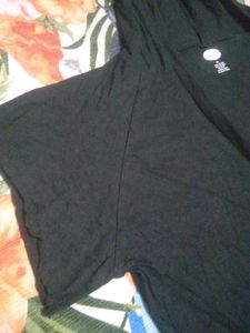 Black Hoodie Top - Casual Comfort