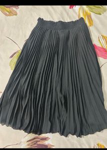 combo of three Chic Black Pleated Midi Skirt