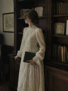 Vintage Elegant delicate Lace dress 🫧🦢✨️