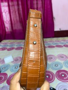 Stylish Brown Croc Embossed Shoulder Bag