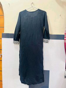 Elegant Black Embroidered Kurta