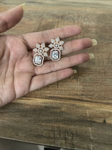 Elegant Rose Gold Necklace &amp; Earring Set
