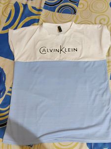 Uni-sex T-shirt. With Beautiful Blue Combination