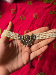 Elegan Silver Choker and Earrings Set