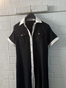 🎱 Gorgeous long black dress with collar