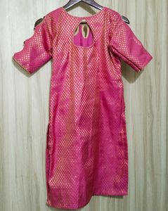 Unused New Stiched Kurta (Women's)