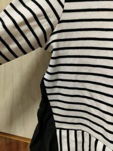 Colour Black An White Tshirt Kam Kurti Size M