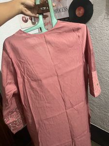 Beautiful Pink Embroidered Kurta