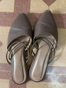 Stylish Women's Flat Sandals