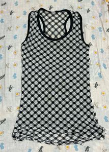 Trendy Black &amp; White Checkered Tank Top