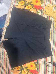 Classic Black Wide-Leg Shorts
