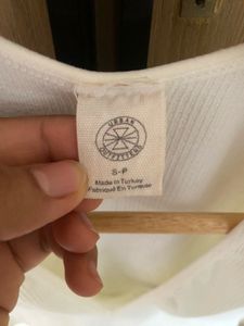 🥥URBAN OUTFITTERS premium brand (LONDON BUY) top