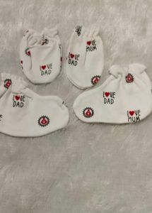 Adorable Baby Bodysuits "Love Dad &amp; Mum"