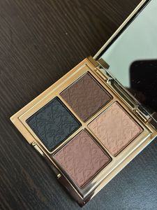Luxury Gold Compact Mirror with Pattern