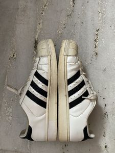 Adidas Superstars / White Sneakers