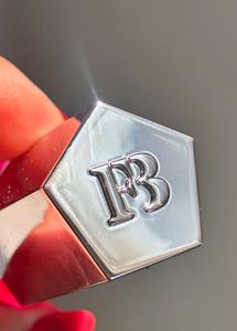 Fenty beauty gloss bomb Ice :- Berry jelly