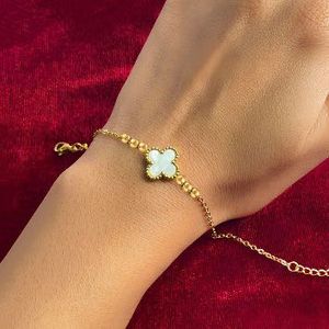 Elegant Clover Bracelet