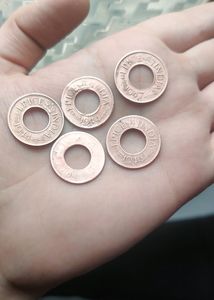 One Pice 1944,1947 Hole Coin