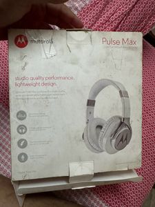 White Motorola Unused Headphone Pulse Max