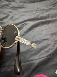 voyage black oval unisex sunglasses