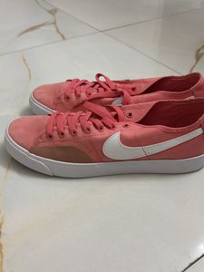 Nike SB Charge Canvas Pink Sneakers