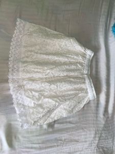 Chic White Lace Shorts