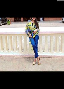Blue Denim Jeans with Distressed Knee